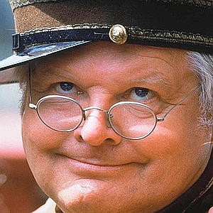 BENNY HILL AT MADAME TUSSAUD'S IN LONDON, BRITAIN TO UNVEIL HIS NEW WAXWORK - 1986